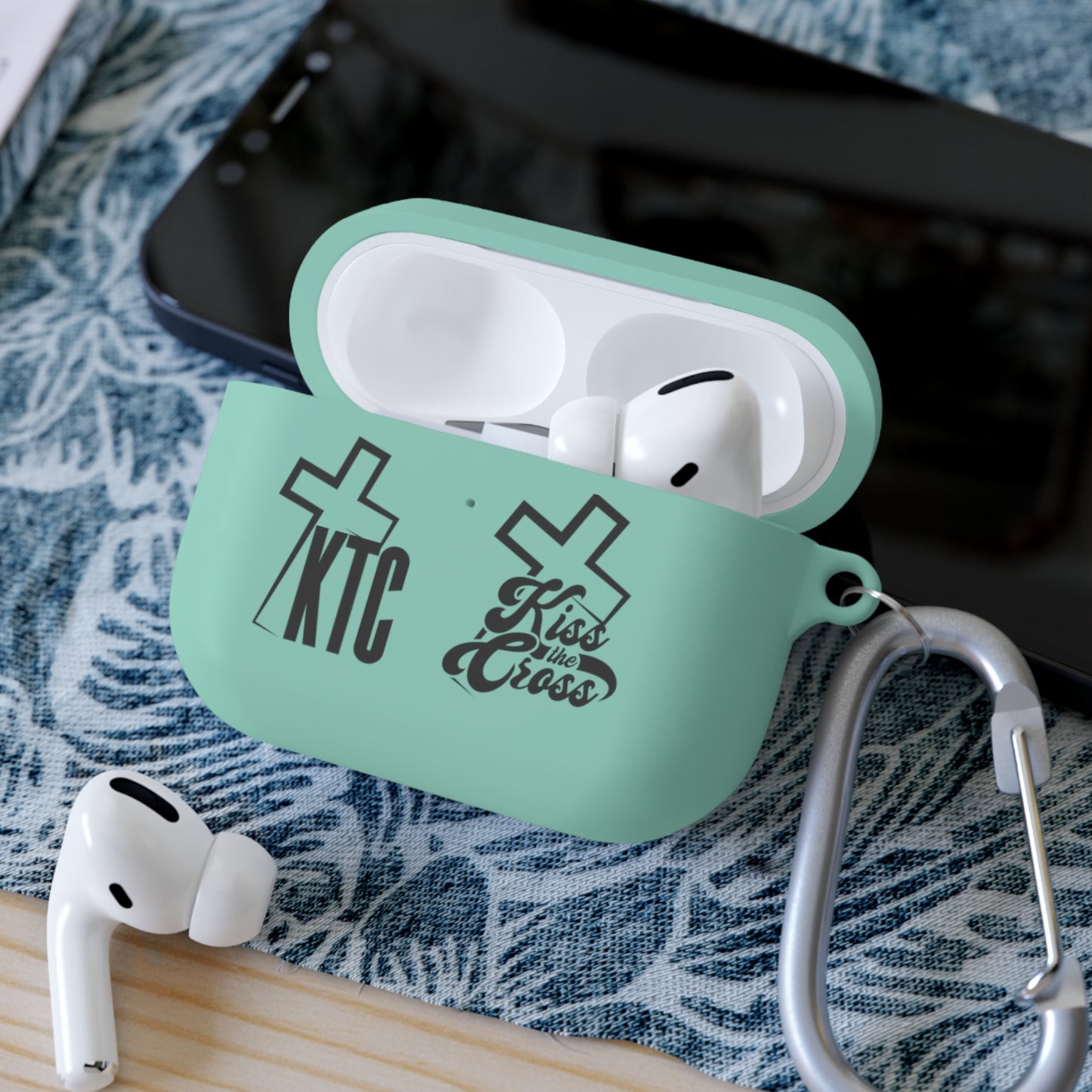 Kiss The Cross - AirPods Case Cover