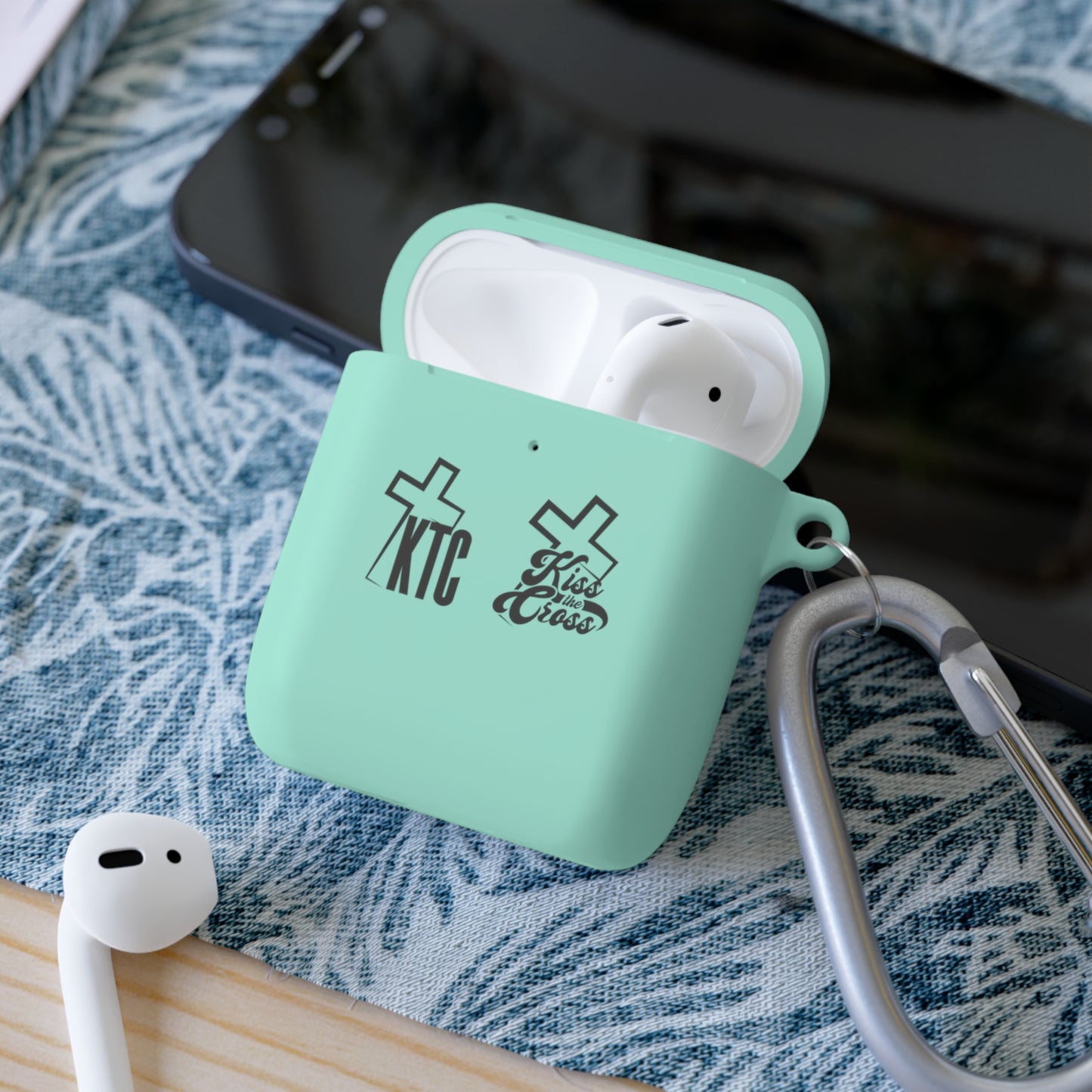 Kiss The Cross - AirPods Case Cover